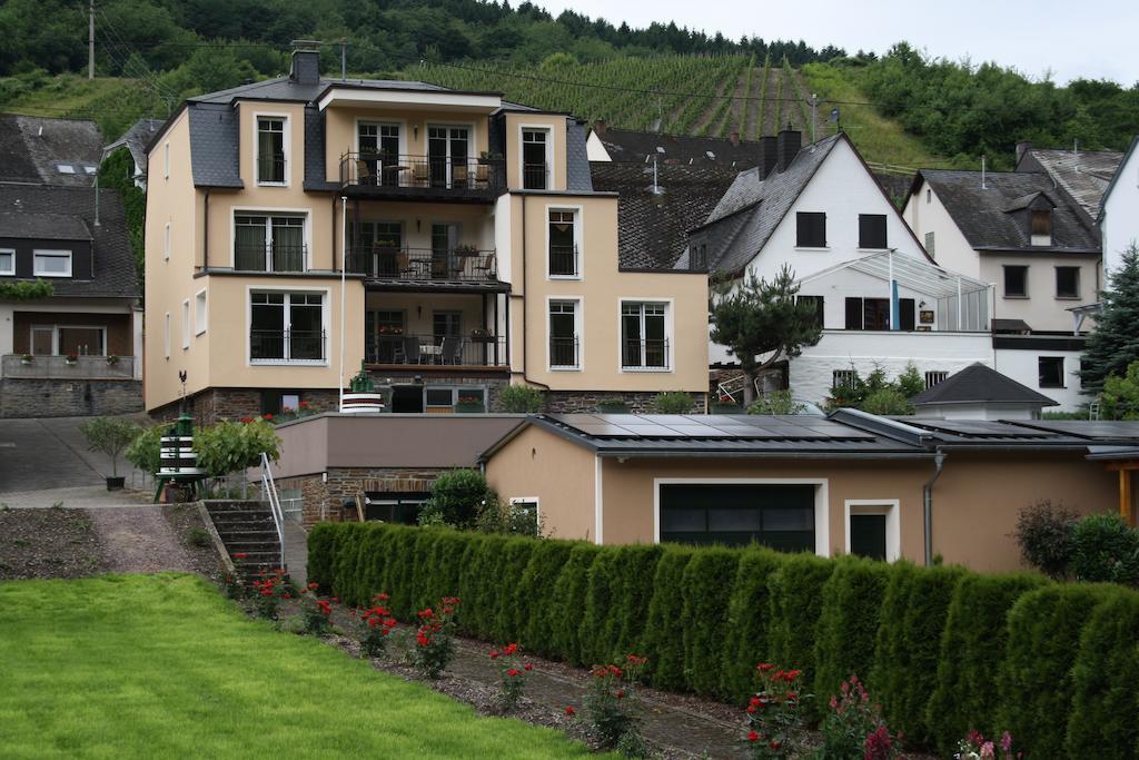 Weingut Goeres Hotel Briedel Bagian luar foto