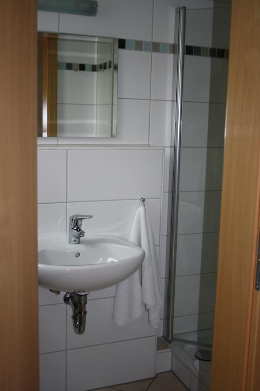 Weingut Goeres Hotel Briedel Ruang foto