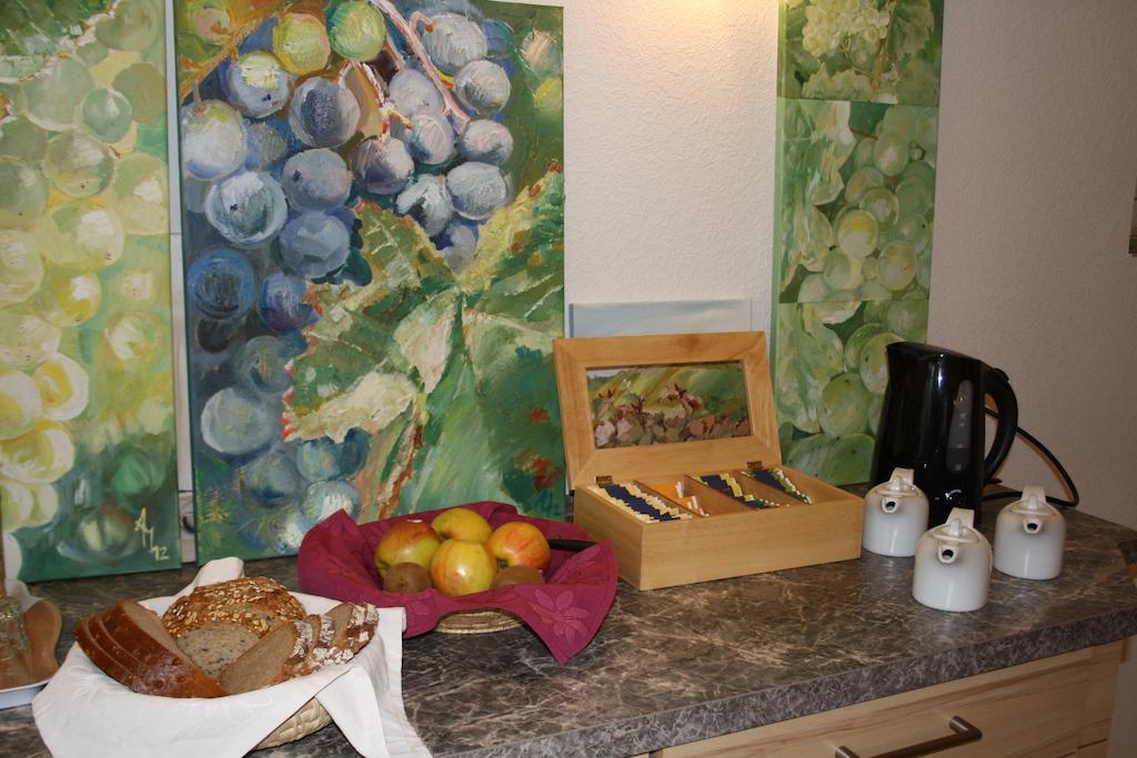 Weingut Goeres Hotel Briedel Ruang foto
