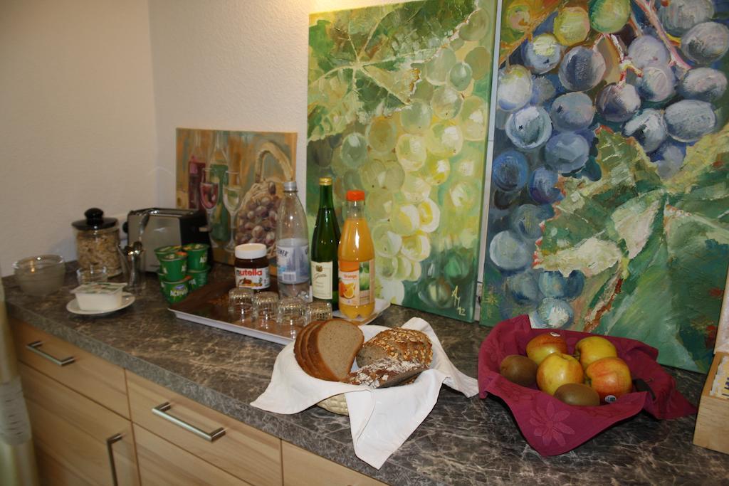 Weingut Goeres Hotel Briedel Bagian luar foto