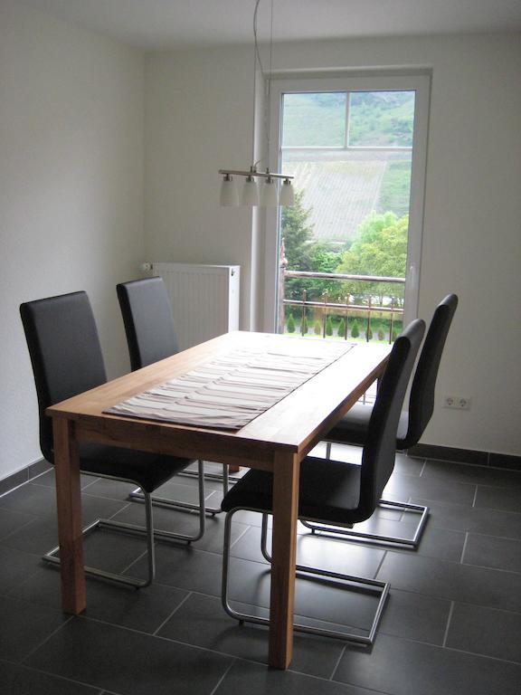 Weingut Goeres Hotel Briedel Bagian luar foto