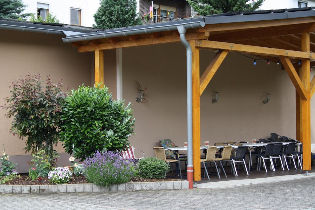 Weingut Goeres Hotel Briedel Ruang foto