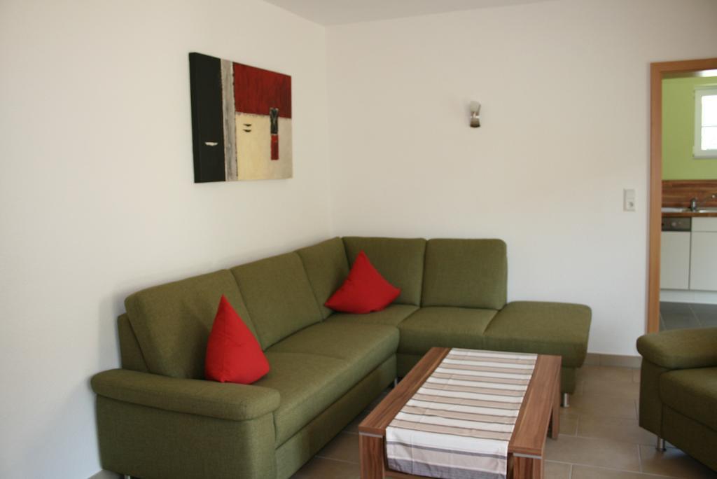 Weingut Goeres Hotel Briedel Ruang foto
