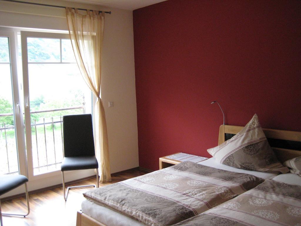 Weingut Goeres Hotel Briedel Ruang foto