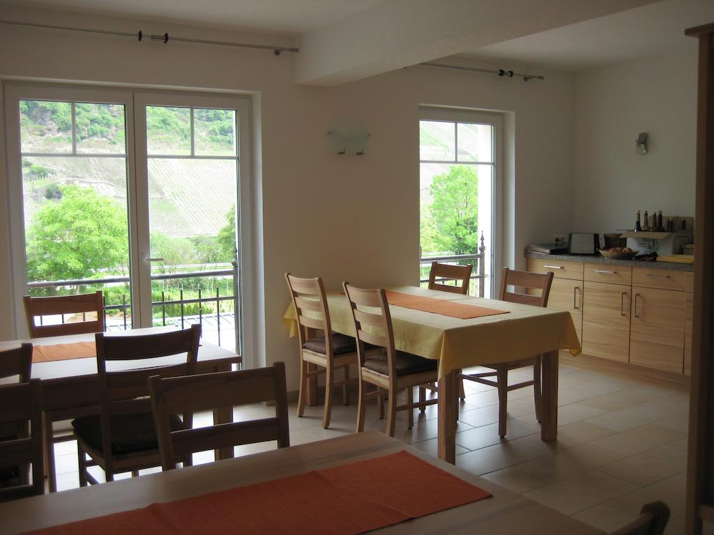 Weingut Goeres Hotel Briedel Bagian luar foto