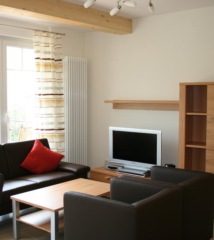 Weingut Goeres Hotel Briedel Ruang foto