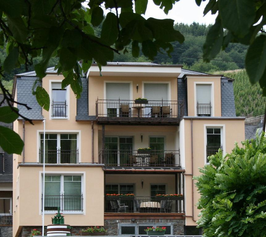 Weingut Goeres Hotel Briedel Bagian luar foto