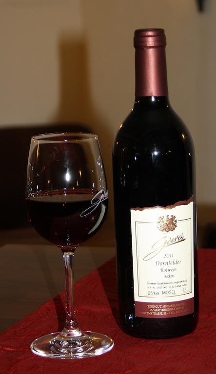 Weingut Goeres Hotel Briedel Ruang foto