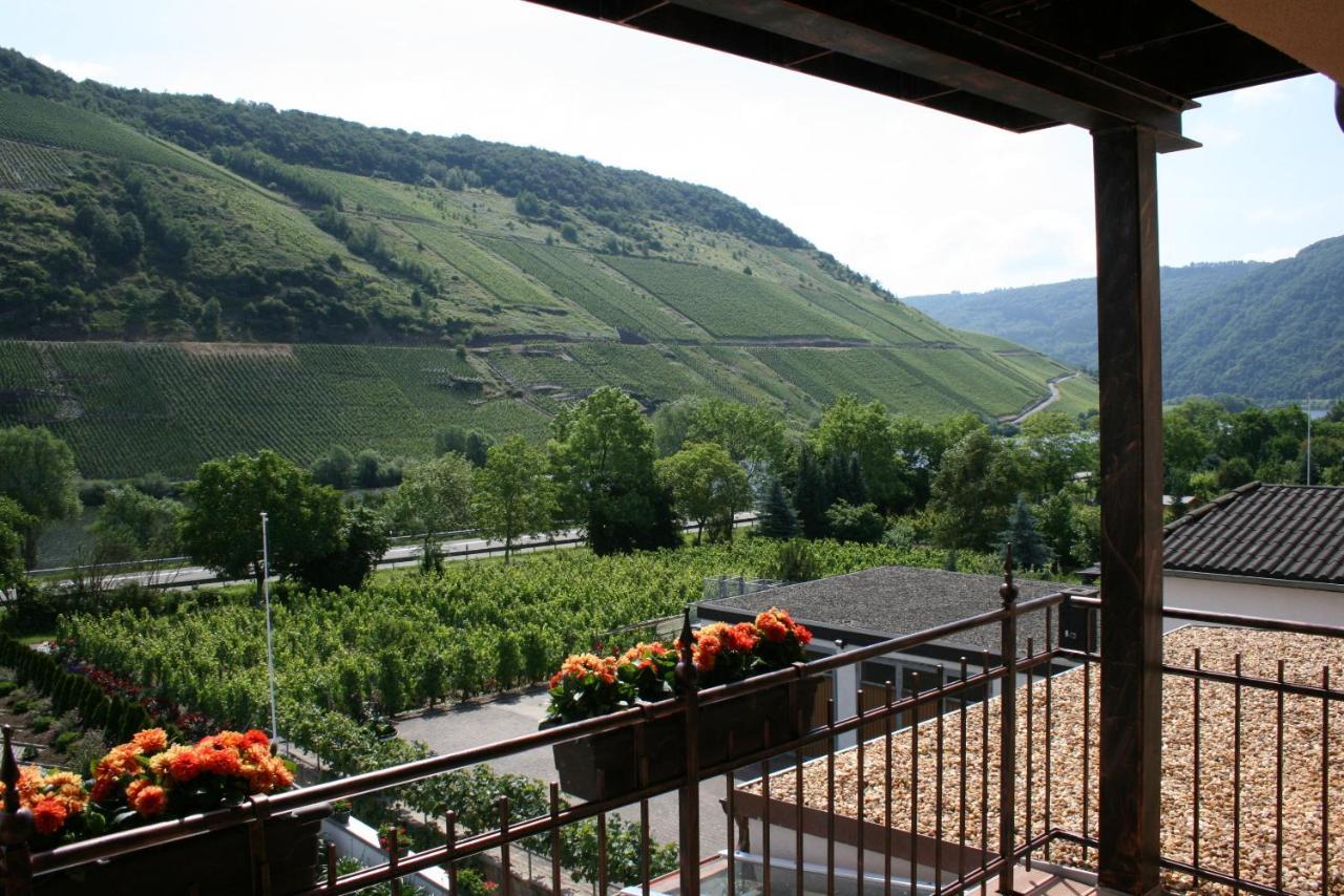 Weingut Goeres Hotel Briedel Ruang foto
